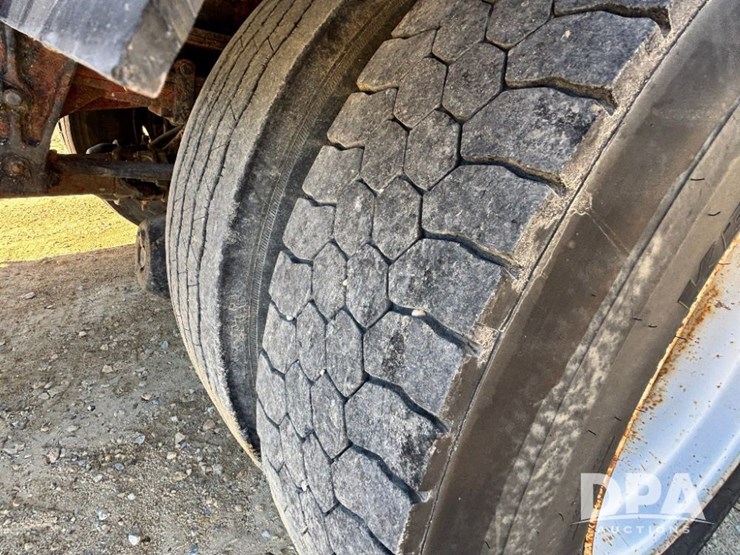 1999-ihc-4700-liquid-nurse-truck-(gp11652,-unit-126458)-image-35