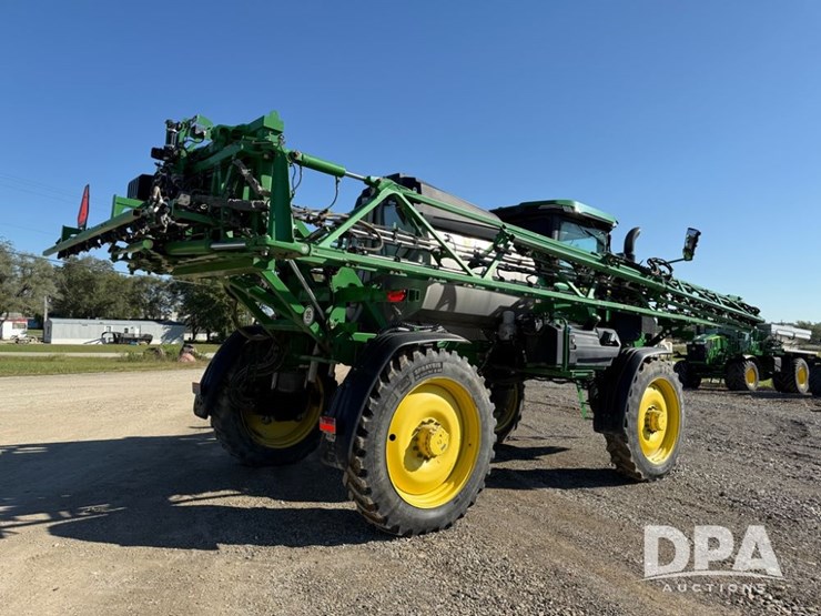 2022-john-deere-412r-image-12