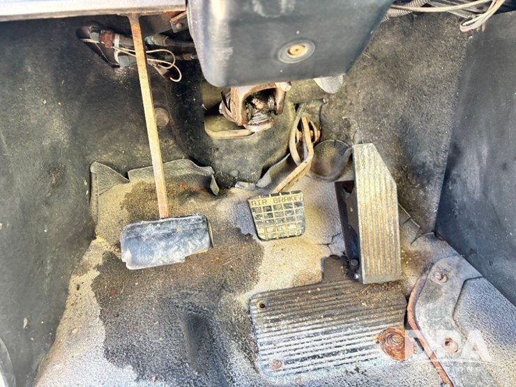 2000-mack-ch613-image-59