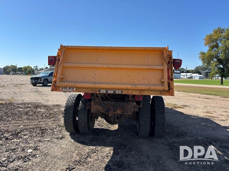 1990-international-4700-image-12