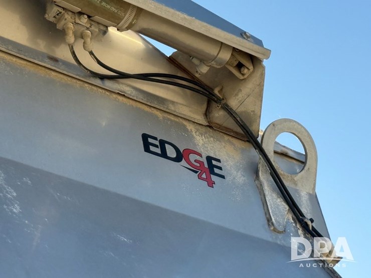 2023-john-deere-800r-image-78