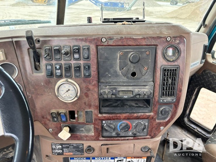 mack-granite-gu713-image-133