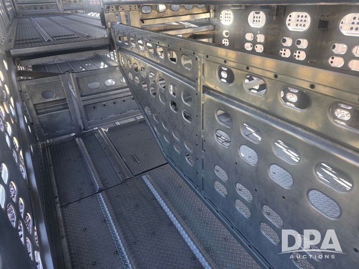 2006-wilson-livestock-trailer-image-65