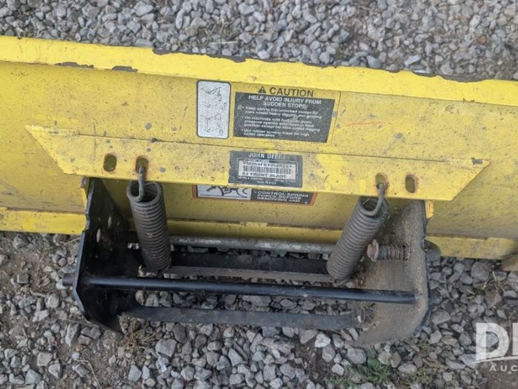 john-deere-x585-image-5