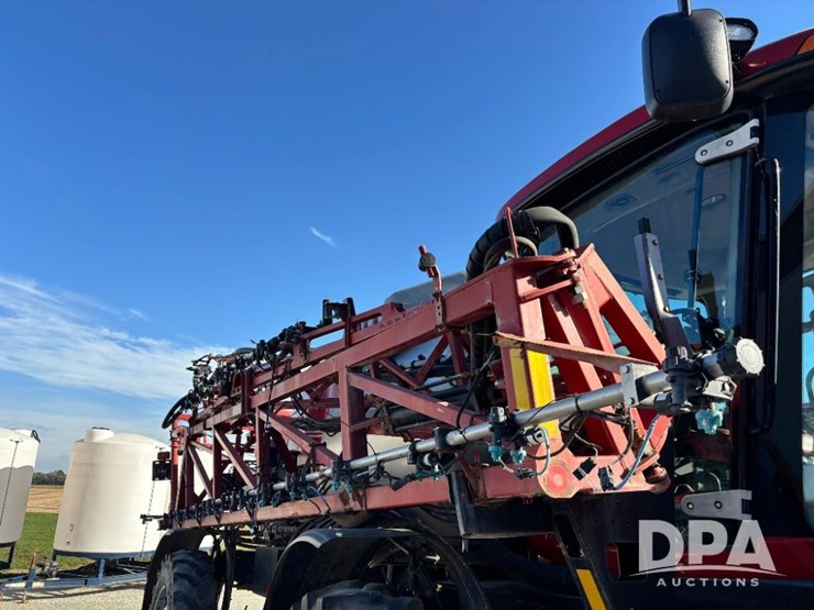 2015-case-ih-patriot-4440-image-92