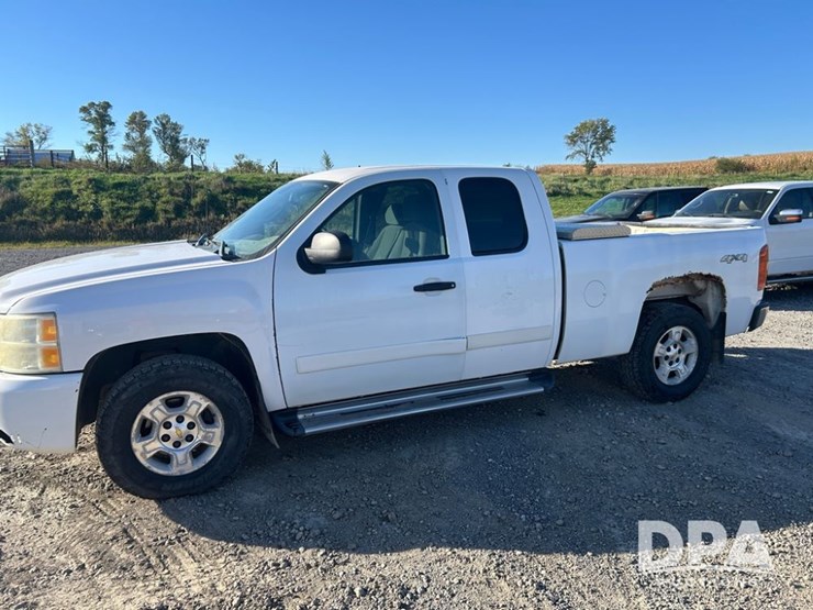 2008-chevrolet-1500-image-2