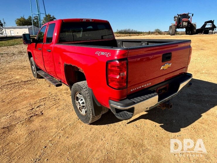 2016-chevrolet-2500-image-13