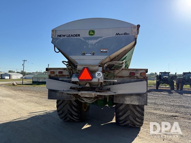 2021-john-deere-f4365-image-13