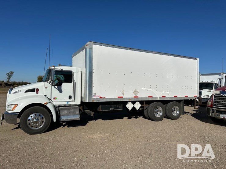 2014-kenworth-t370-image-15