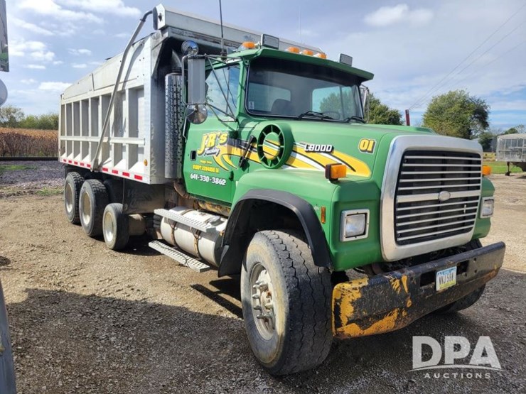 1995-ford-lt9000-image-3
