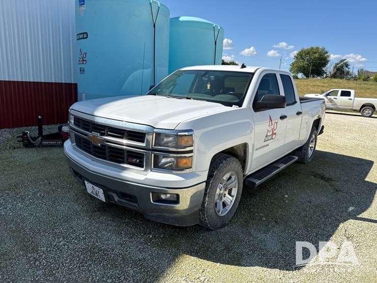 2014-chevrolet-silverado-image-25