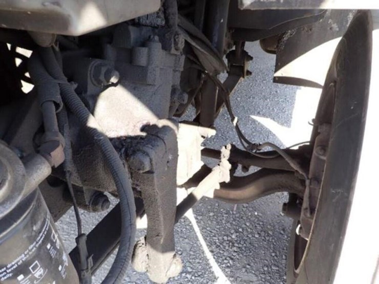 2013-freightliner-mt55-image-30