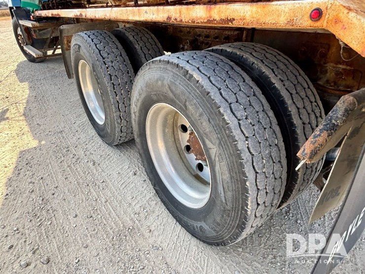 2000-mack-ch613-image-11