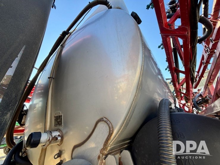 2015-case-ih-patriot-4440-image-63