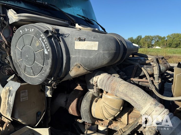 2002-international-9100i-cab/chassis-(np6156,-unit-286)-image-53