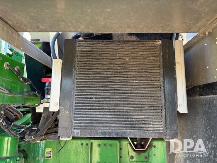 2023-john-deere-800r-image-92