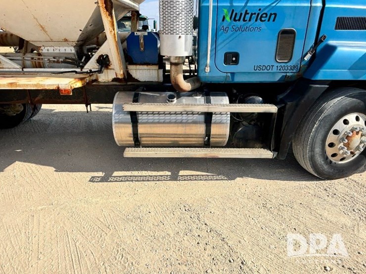 2000-mack-ch613-image-4