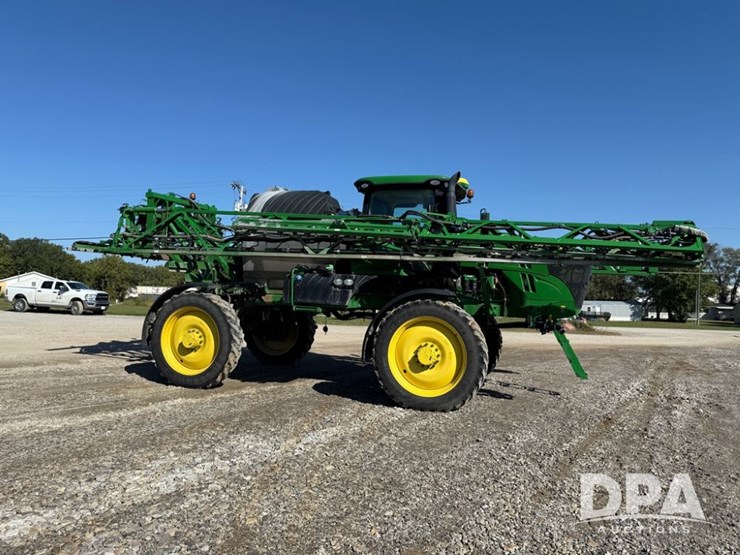 2021-john-deere-r4044-image-5