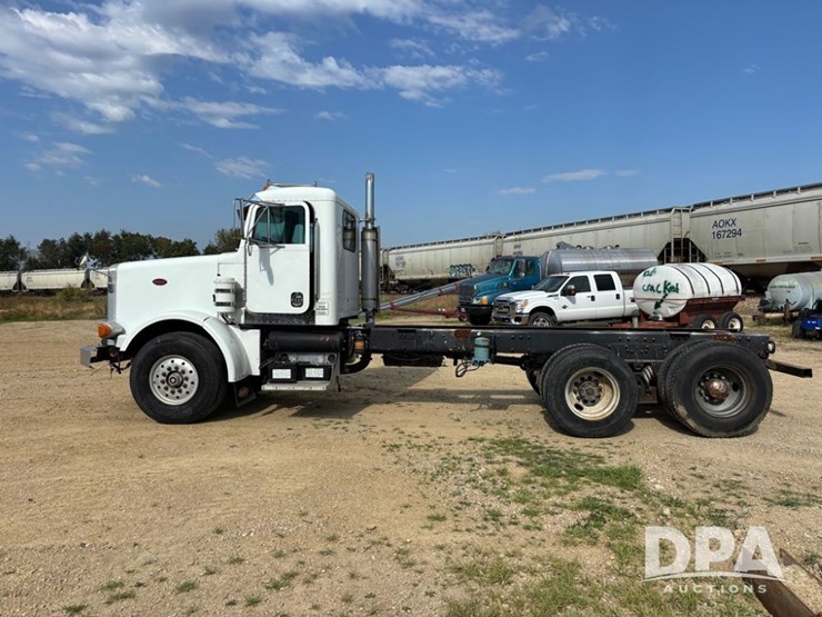 2001-peterbilt-357-image-18
