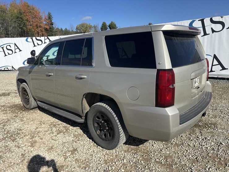 2015-chevrolet-tahoe-image-3