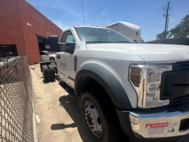 2019-ford-f550-image-6