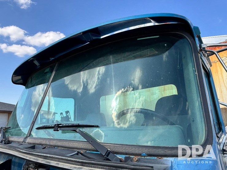 2000-mack-ch613-image-33