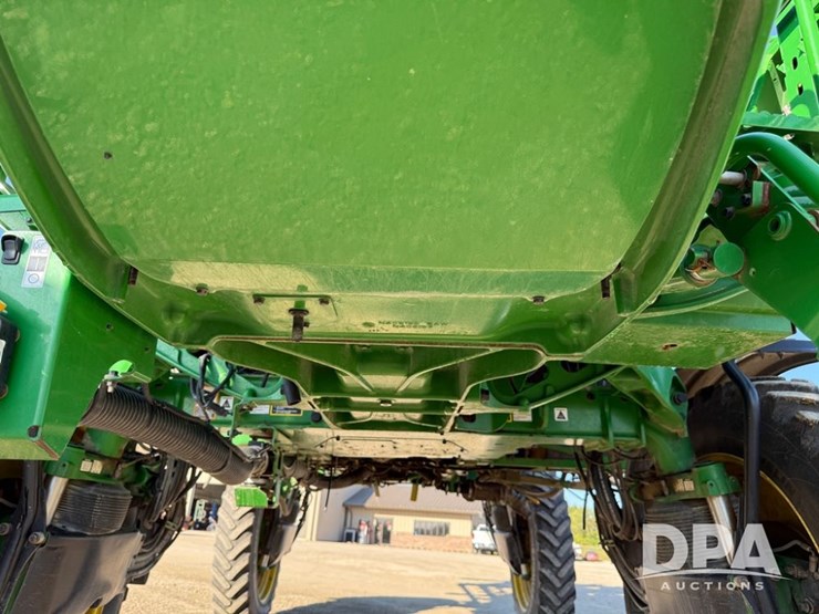2021-john-deere-r4044-image-104