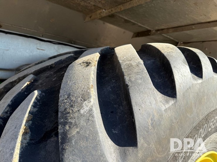 2023-john-deere-800r-image-56