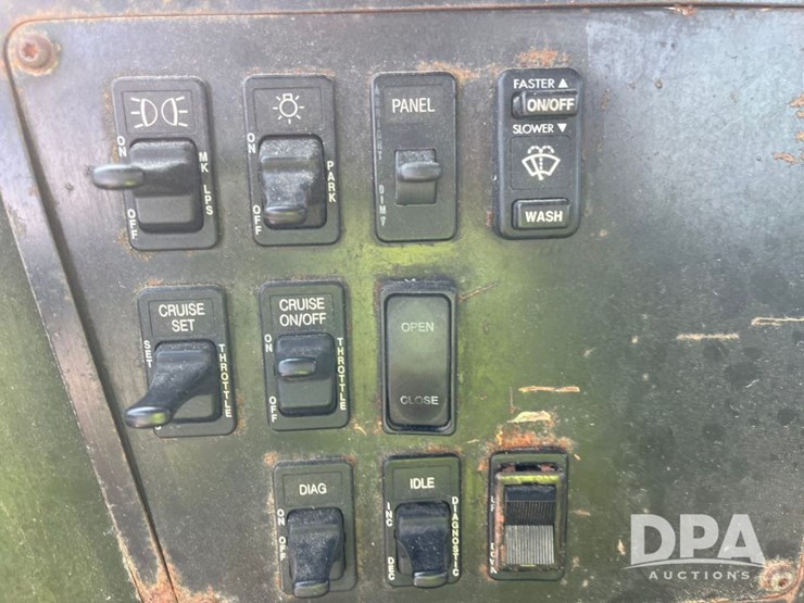 2001-ihc-9100-truck-(jn2647,-unit-32347)-image-63