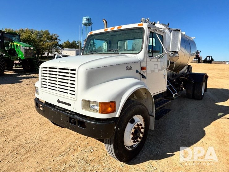 1999-ihc-4700-liquid-nurse-truck-(gp11652,-unit-126458)-image-17