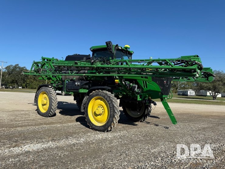 2022-john-deere-412r-image-2