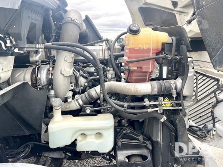 2018-international-prostar-image-16