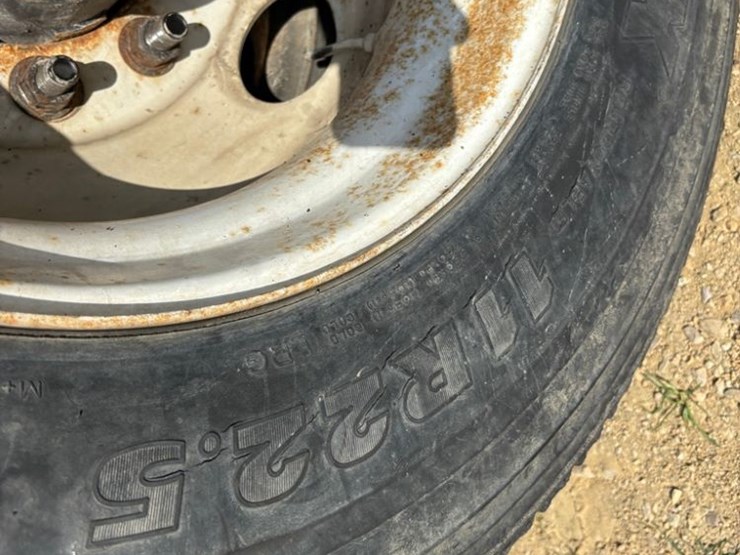 2001-peterbilt-357-image-62