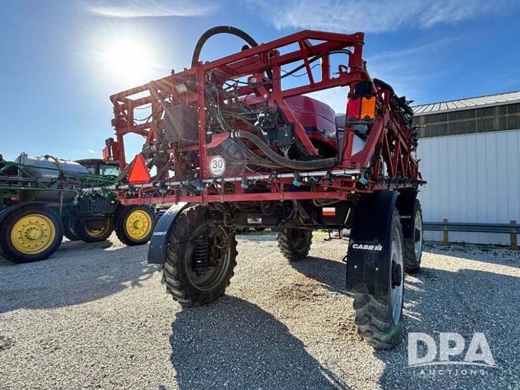 2015-case-ih-patriot-4440-image-11