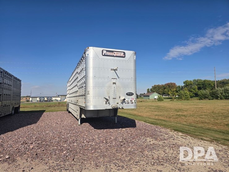 2006-wilson-livestock-trailer-image-11