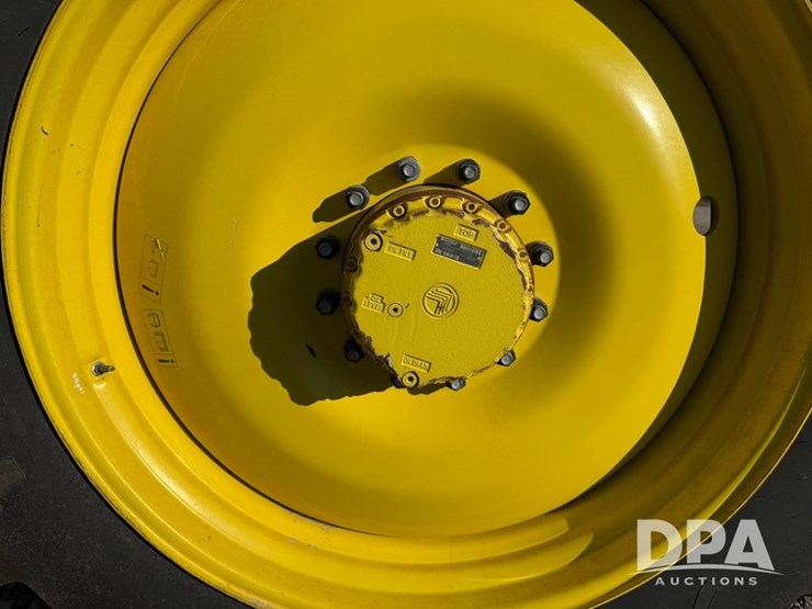 2021-john-deere-r4044-image-42