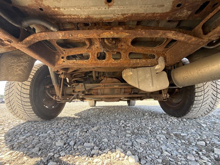 2015-chevrolet-tahoe-image-31