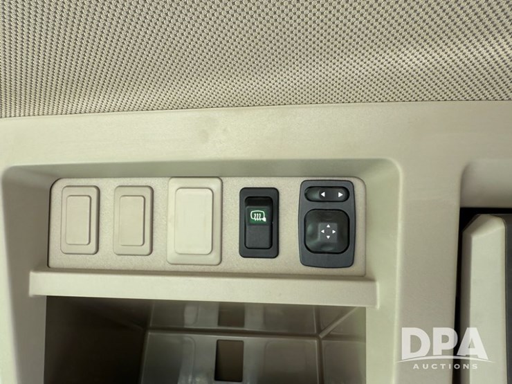 2023-john-deere-800r-image-128