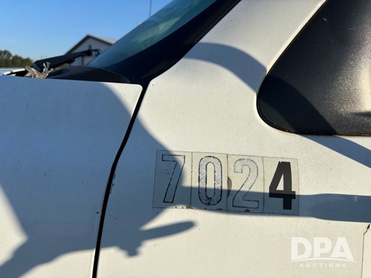 2001-gmc-3500-image-17