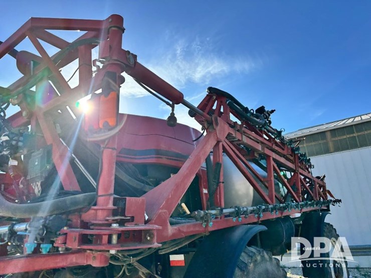 2015-case-ih-patriot-4440-image-86