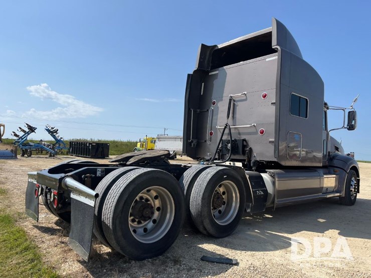 2014-peterbilt-386-image-9
