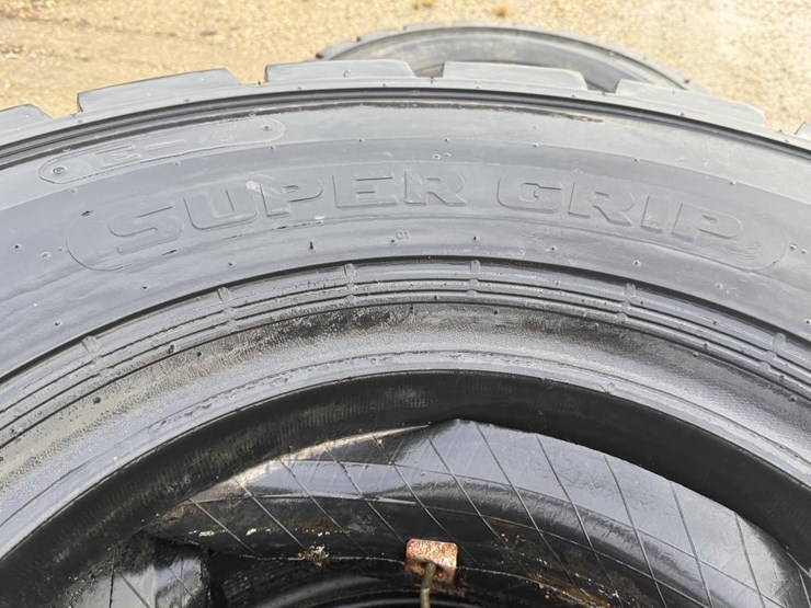 #2135-•-(4)-super-grip-grader-tires-image-9