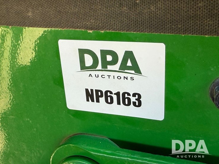 2023-john-deere-800r-image-144