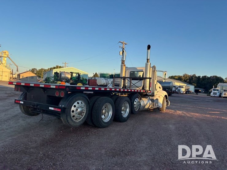 2008-peterbilt-386-image-7