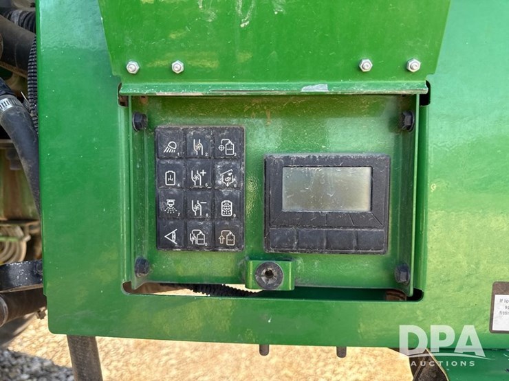 2021-john-deere-r4044-image-128