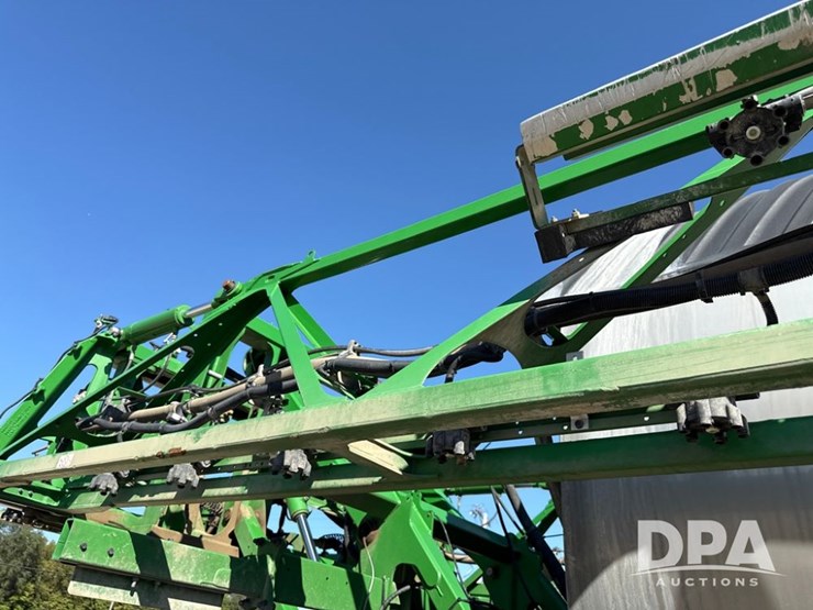 2021-john-deere-r4044-image-103