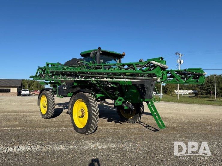2021-john-deere-r4044-image-1