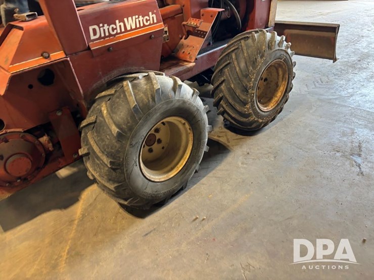 ditch-witch-2200-image-23