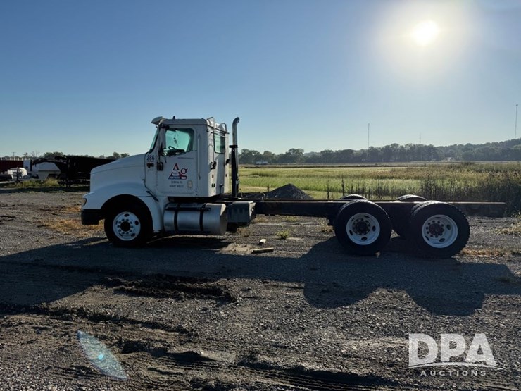 2002-international-9100i-cab/chassis-(np6156,-unit-286)-image-17