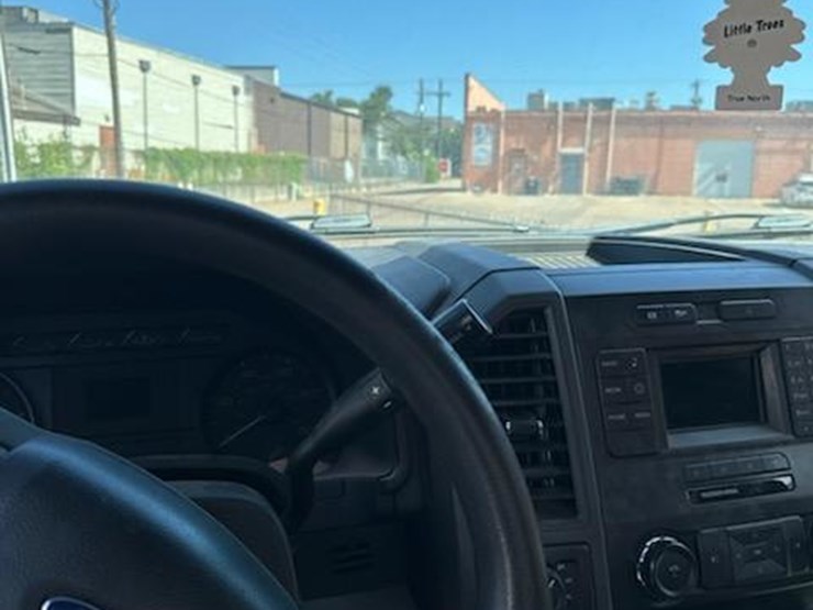 2019-ford-f550-image-11